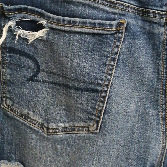 AMERICAN EAGLE DISTRESSED JEANS SHORTS - Picture 4 of 4